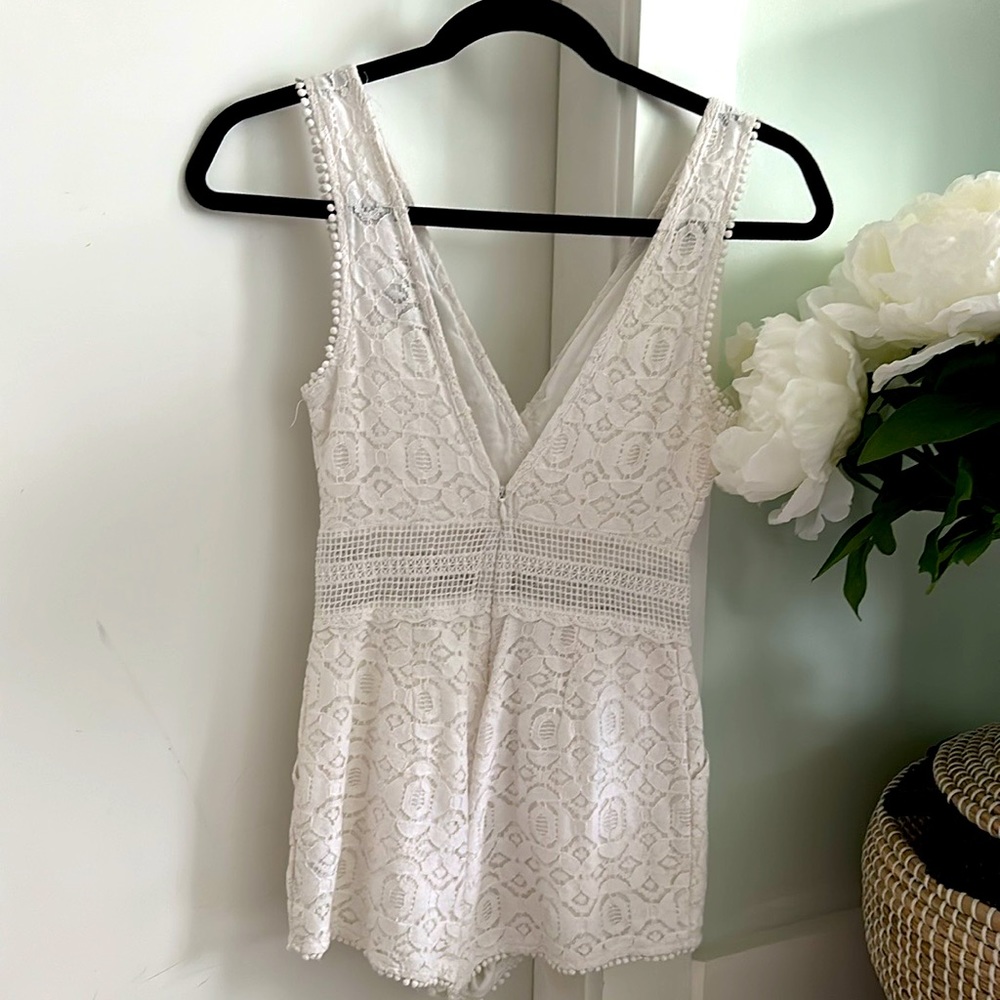Urban Outfitters white romper size XXS